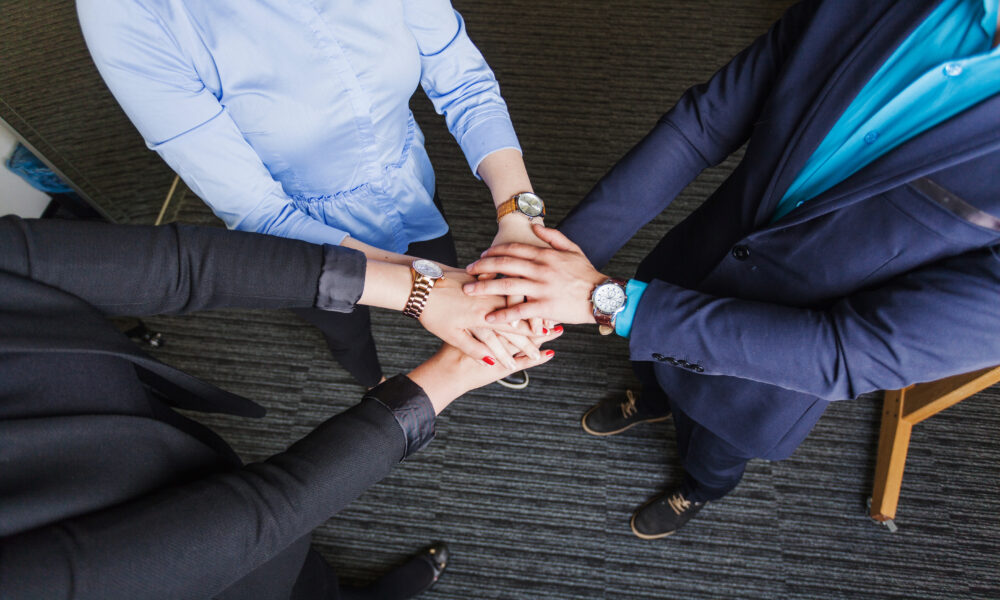 cooperation-background:-professional-strength-earns-trust,-embarking-on-in-depth-collaboration